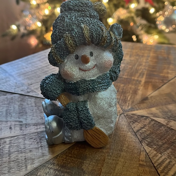 Set of Playful Snowmen - Picture 3 of 6